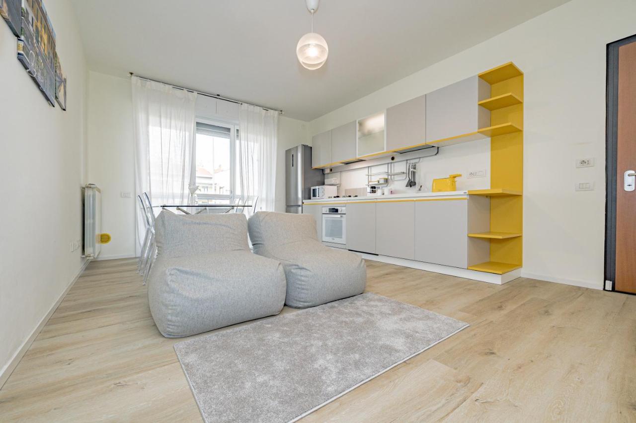 Milan Mchome Треццано-суль-Навиглио Экстерьер фото